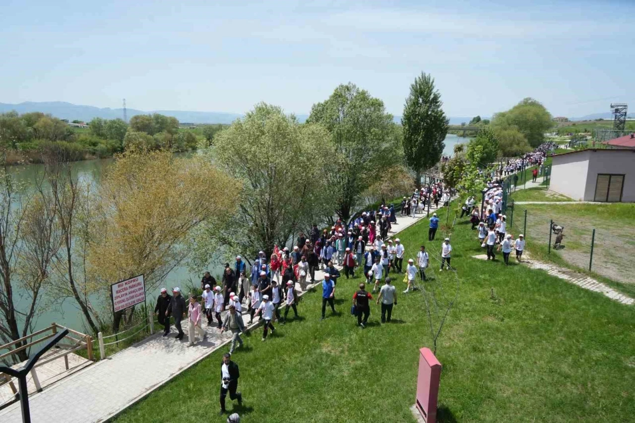Muş’ta gençlik şöleni: Doğa yürüyüşü ve etkinliklerle 19 Mayıs kutlandı
