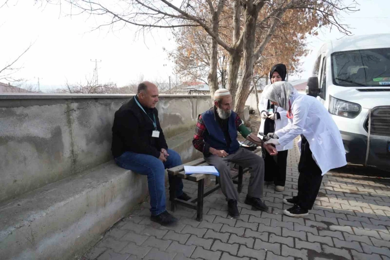 Muş&rsquo;ta k&ouml;y k&ouml;y mobil sağlık taraması
