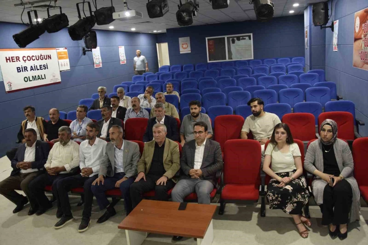 Muş’ta muhtarlara &quot;Koruyucu Aile Olmak&quot; eğitimi verildi
