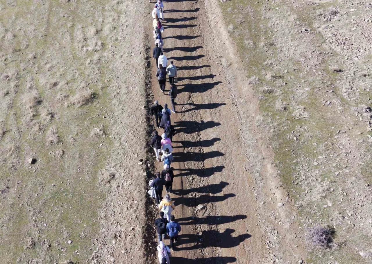Muş&rsquo;ta "Adımlarla Keşfet" projesi kapsamında doğa y&uuml;r&uuml;y&uuml;ş&uuml;
