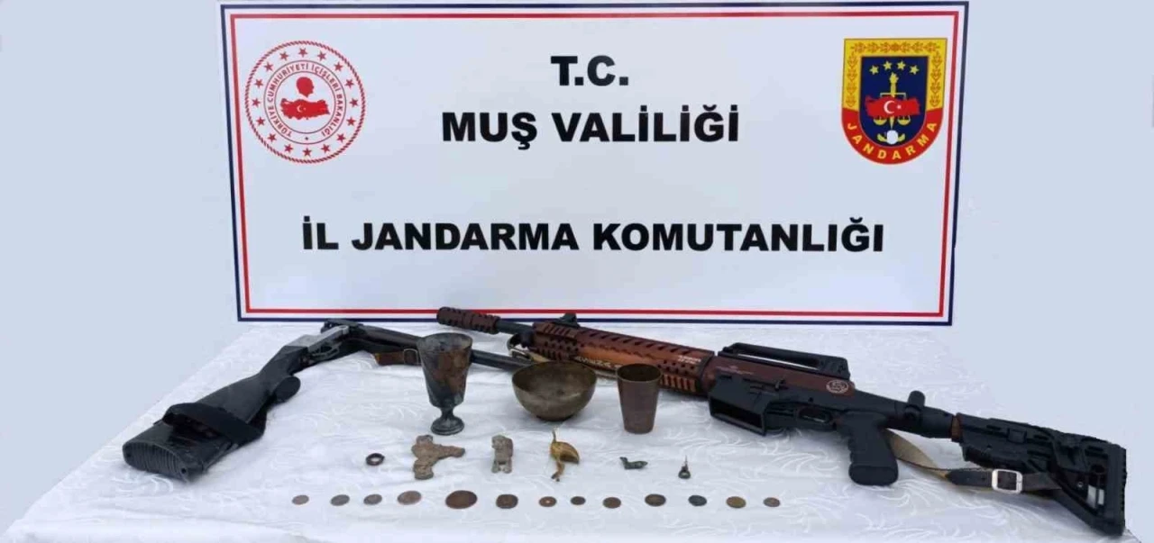 Muş’ta tarihi eser operasyonu: Çok sayıda obje ele geçirildi
