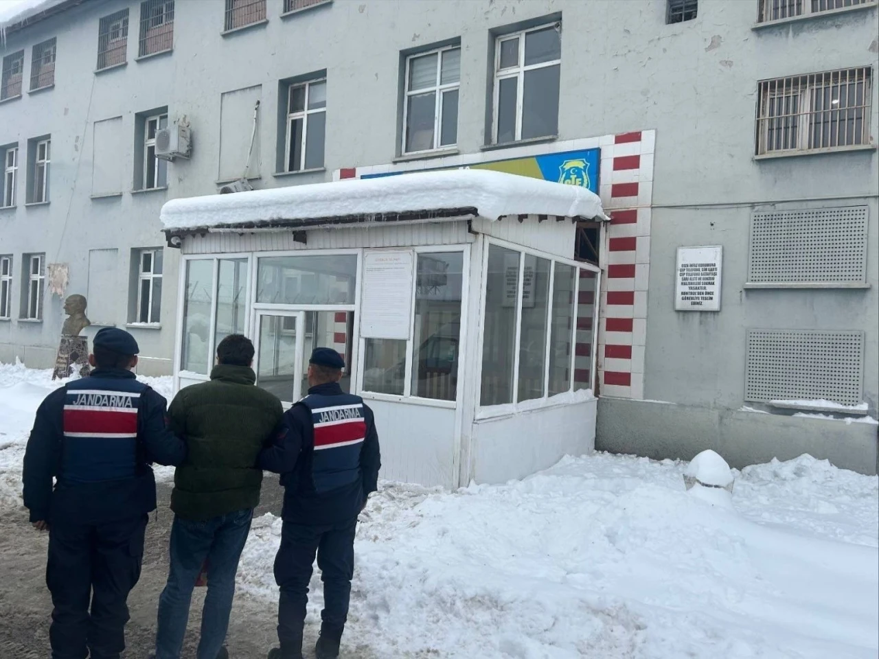 Muş&rsquo;ta uyuşturucu su&ccedil;undan aranan şahıs yakalandı
