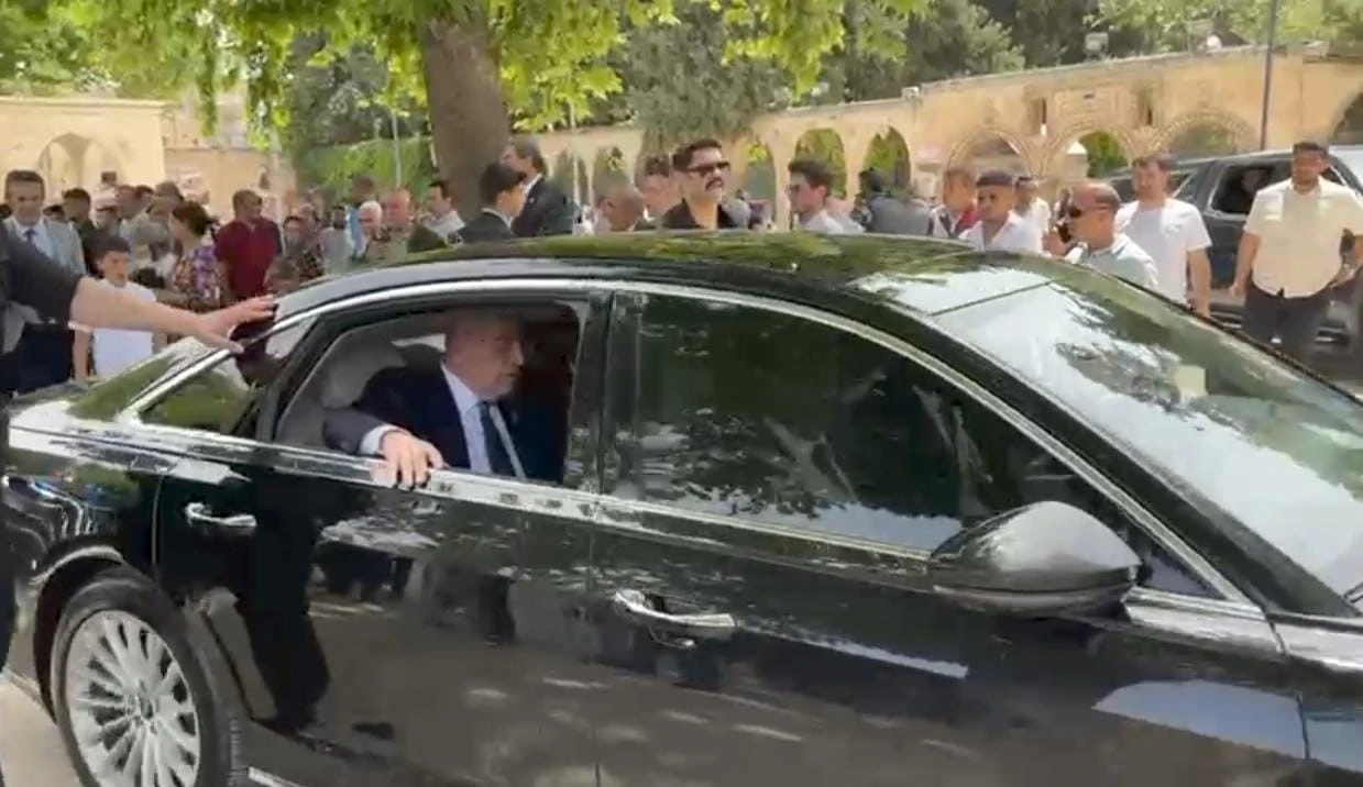 Müsavat Dervişoğlu’ndan tepki çeken hareket
