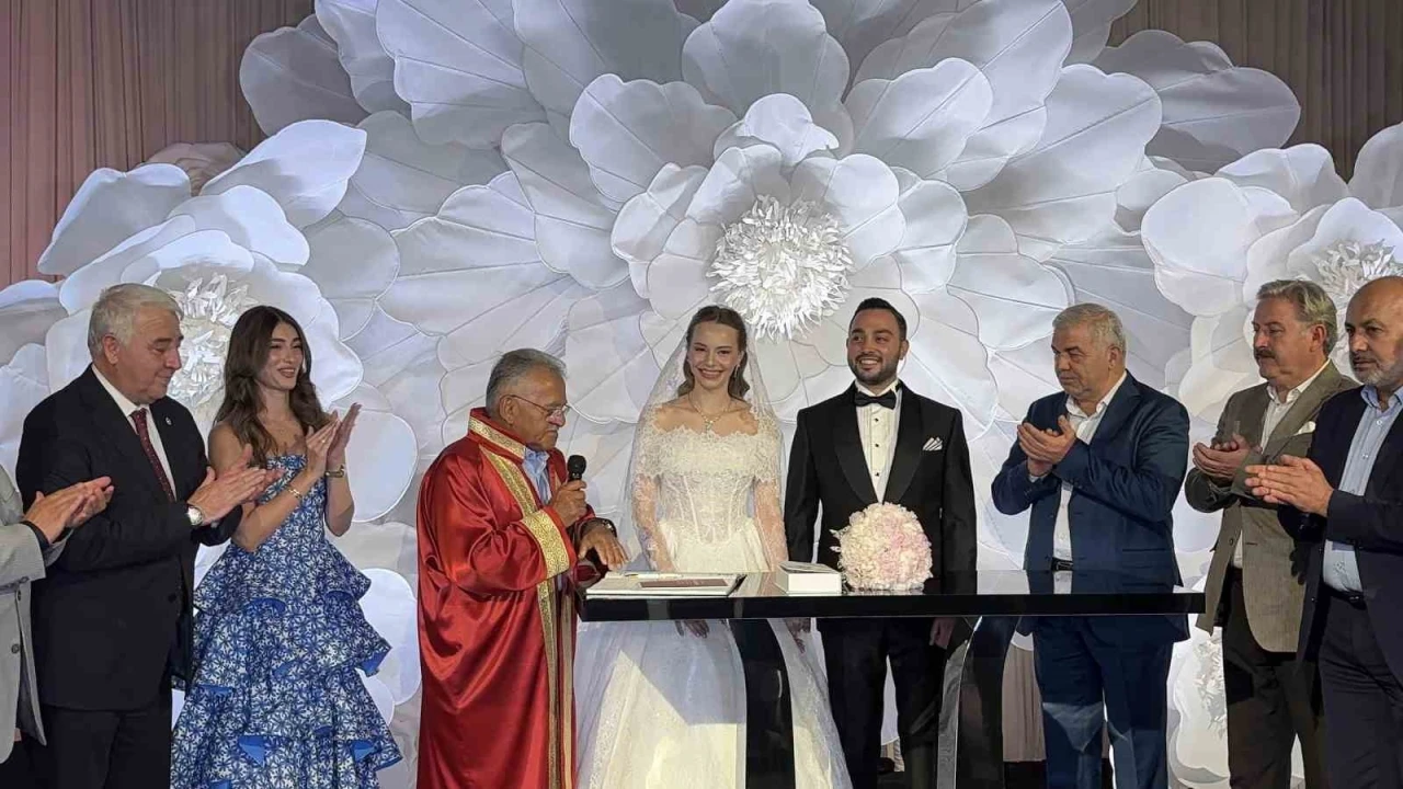 Mustafa Demirel&rsquo;in mutlu g&uuml;n&uuml;
