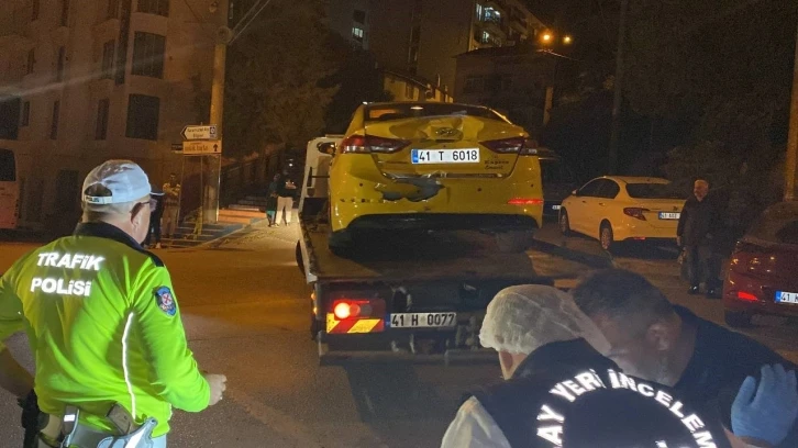 M&uuml;şteri gibi bindi, taksiciyi &ouml;ld&uuml;rd&uuml;
