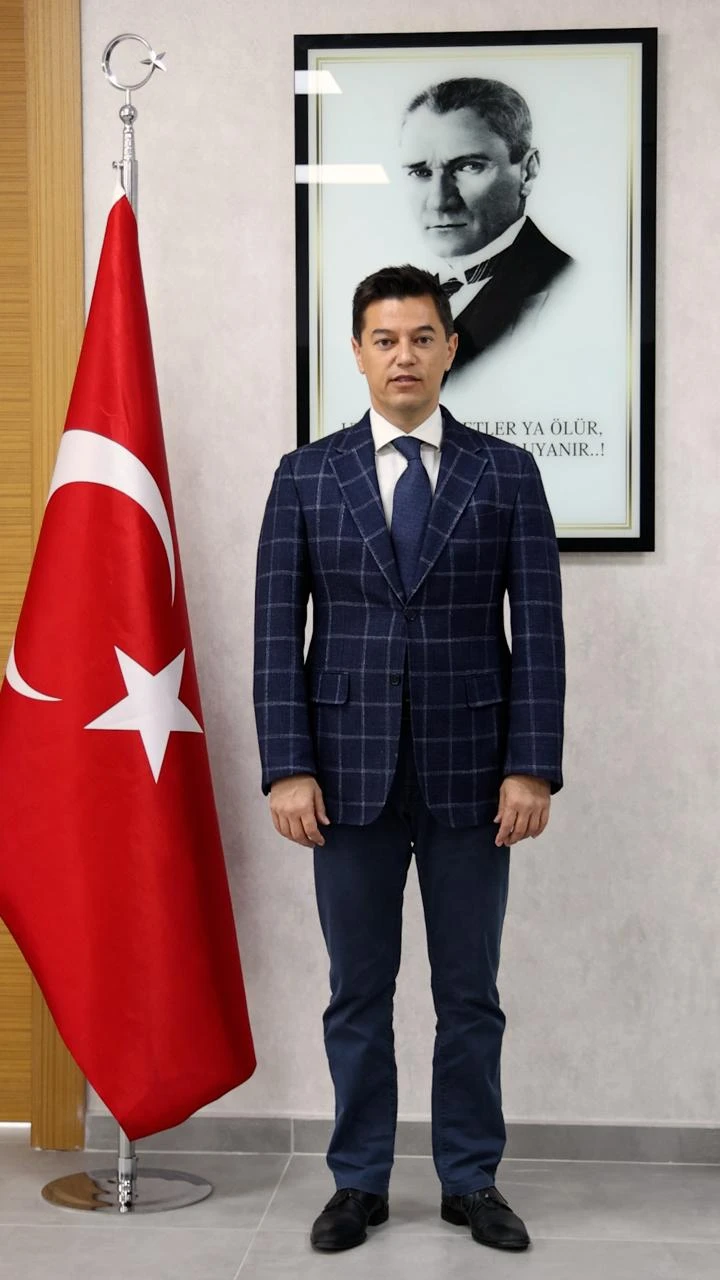 ÜNLÜ: GELECEĞİMİZİN TEMİNATI GENÇLERİMİZE GÜVENİYORUZ