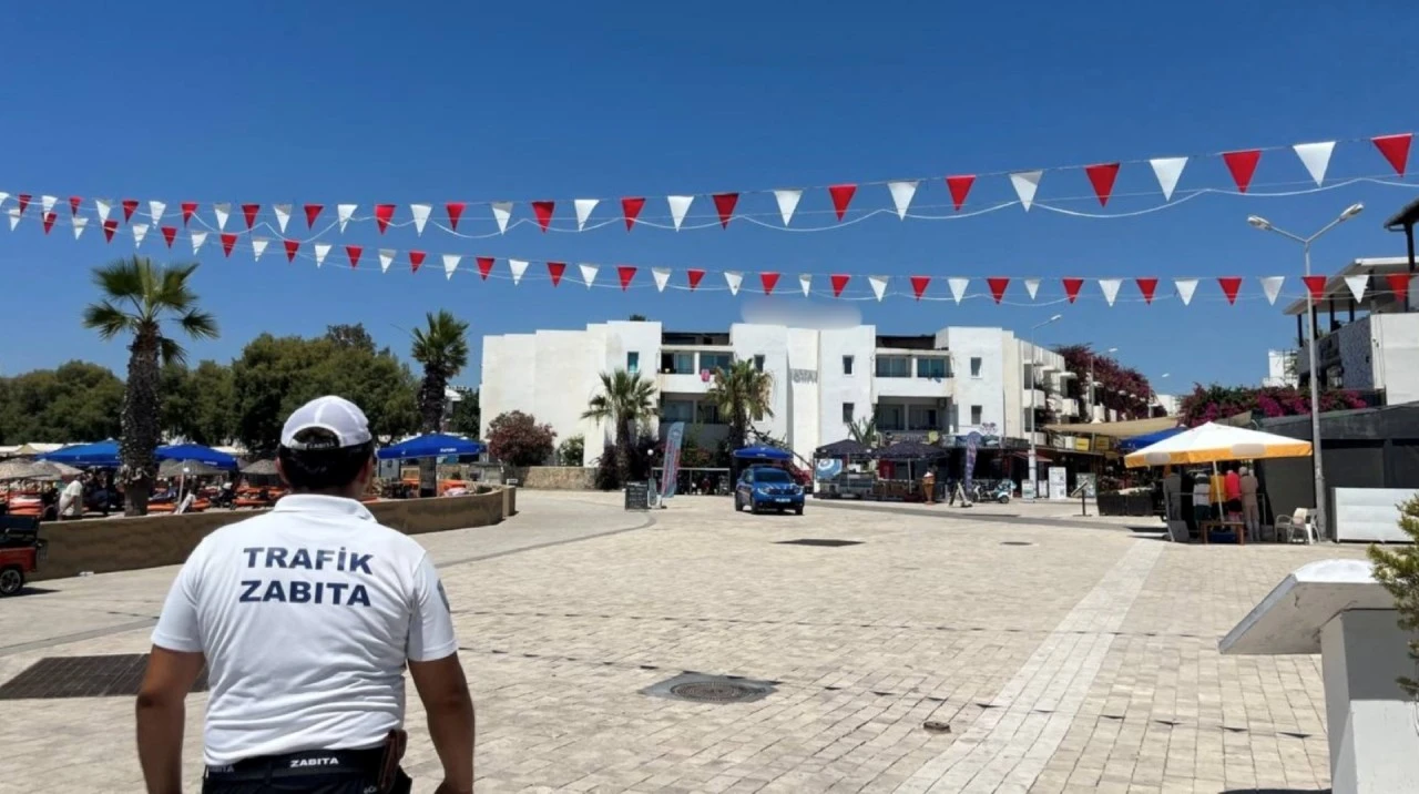 BODRUM'DA TRAFİK ZABITASINDAN YAYA GÜVENLİĞİ DENETİMİ