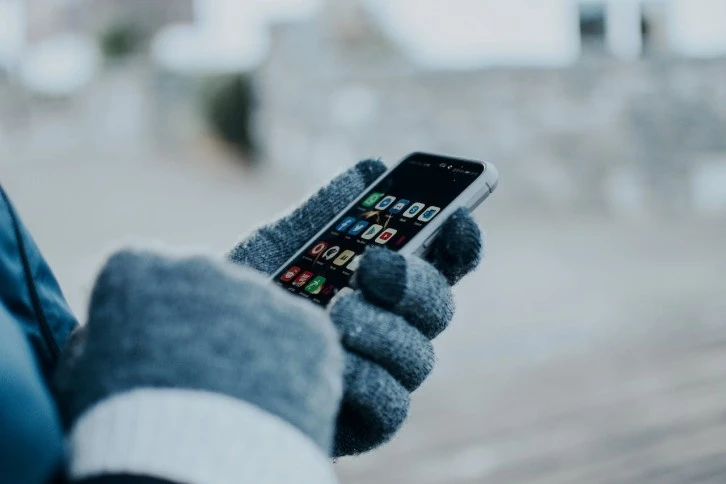 WHATSAPP İLE AYNI ANDA VİDEO VE MÜZİK KEYFİ!