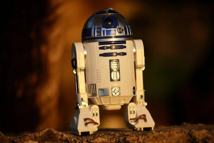 YAPAY ZEKA VE ROBOTLARLA HIZLI KİMYASAL DENEYLER