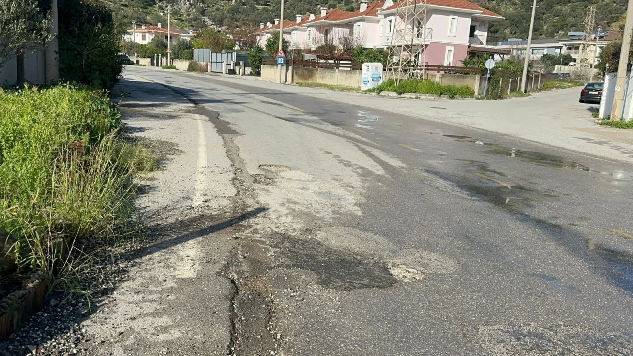 MARMARİS&rsquo;İN K&Ouml;STEBEK YUVASI YOLLARI &Ccedil;&Ouml;Z&Uuml;M BEKLİYOR
