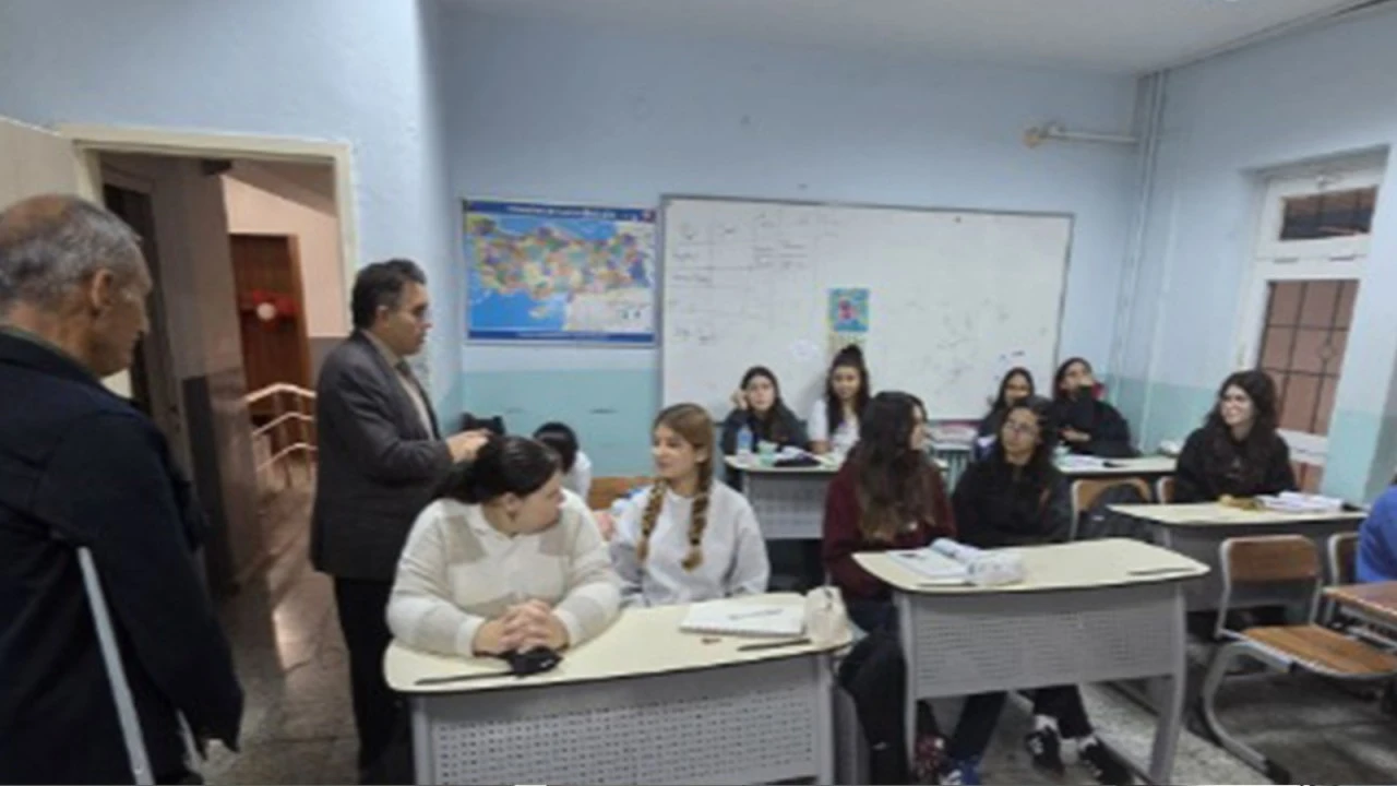 KAYMAKAM KAYA’DAN 75. YIL MESLEKİ VE TEKNİK ANADOLU LİSESİ’NE ZİYARET