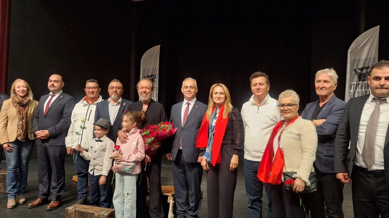 KUVAYİ MİLLİYE DESTANI ESERİ MARMARİS’TE SAHNE ALDI