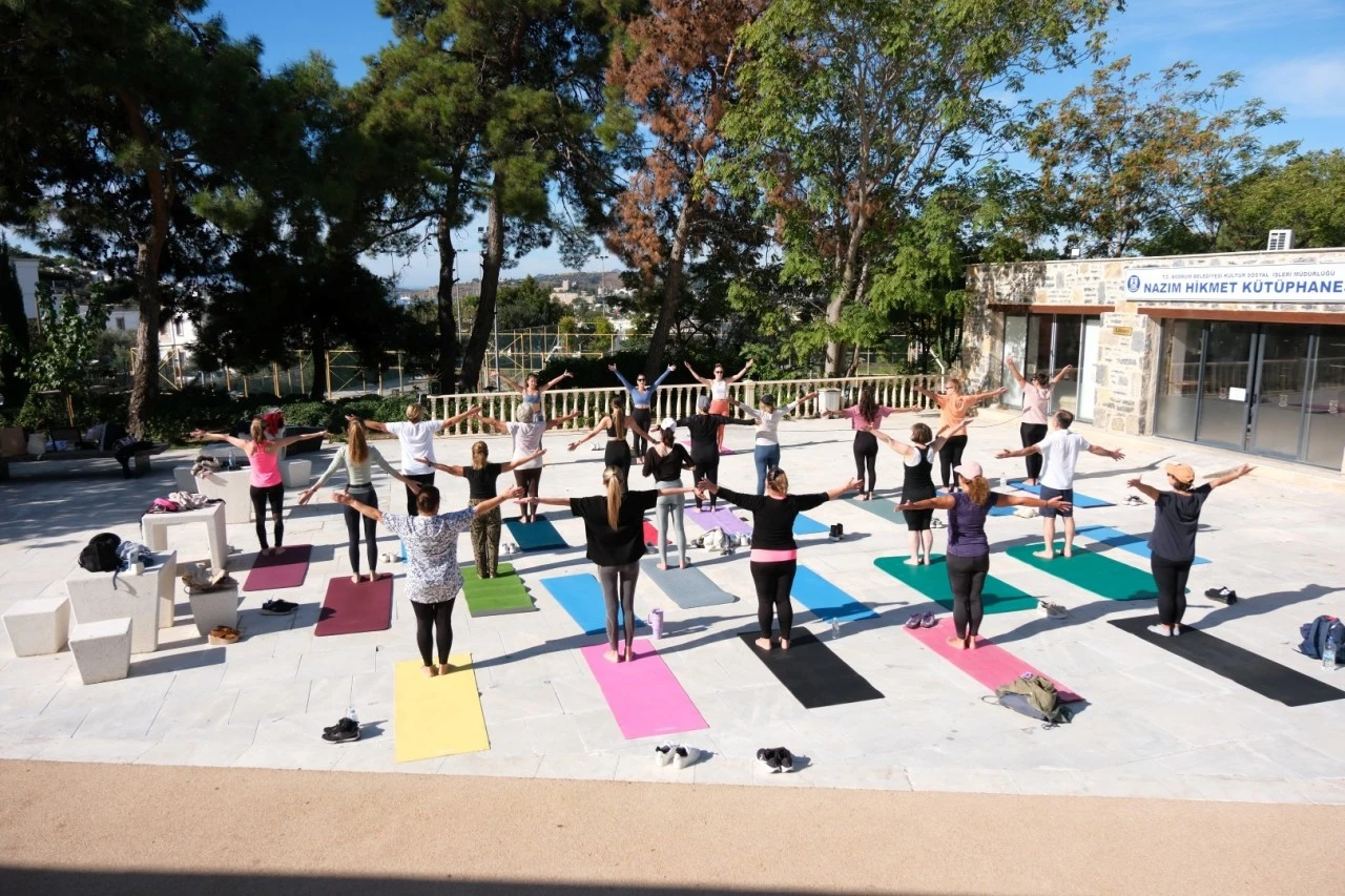 SARI YAZ YOGASI UMURCA PARKI'NDA YAPILDI