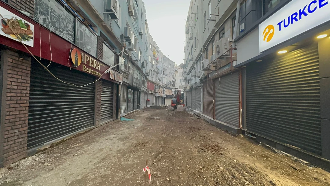 Marmaris kapalı &ccedil;arşının &uuml;st a&ccedil;ma &ccedil;alışmaları s&uuml;r&uuml;yor&nbsp;