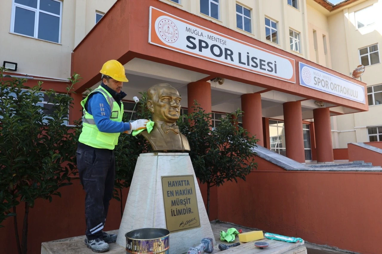 BÜYÜKŞEHİR, ARA TATİLDE OKULLARI BAKIMDAN GEÇİRDİ