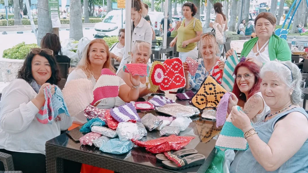 Marmaris kadınlarından huzurlu dokuma 