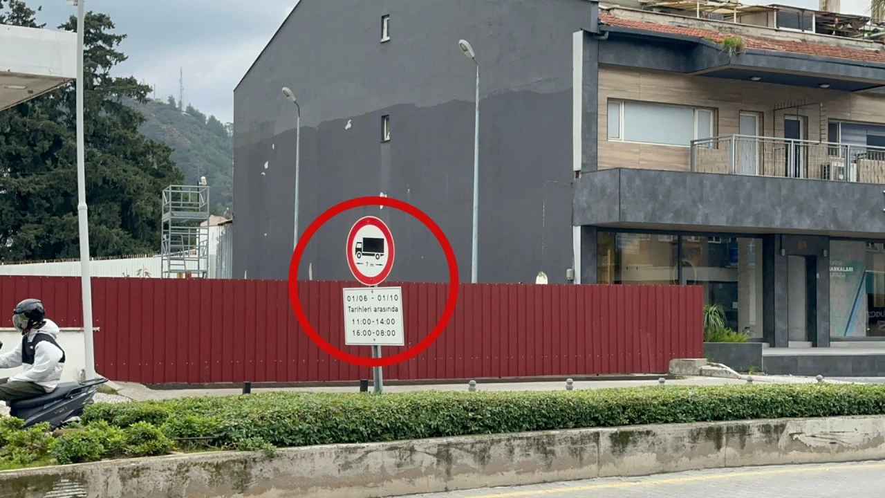 MARMARİS&rsquo;TE KAMYON &Ccedil;İLESİ YENİDEN BAŞLADI: YOLLAR BOZULUYOR, TRAFİK KİLİTLENİYOR