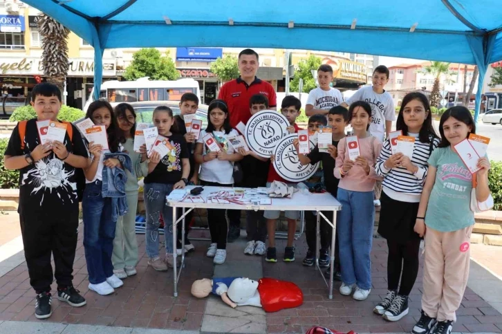 NAFAD trafik ve ilk yardım farkındalığı için stant açtı
