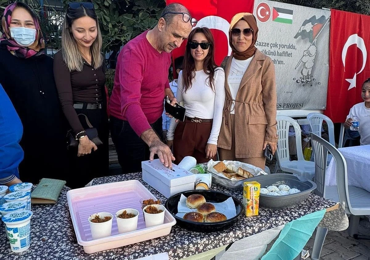 Namık Kemal İlkokulu öğrencileri Gazze için seferber oldu