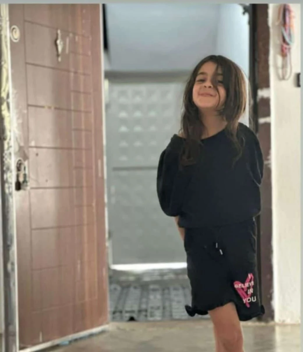 Narin G&uuml;ran cinayet davasında 12 sanık ile su&ccedil;a s&uuml;r&uuml;klenen 3 &ccedil;ocuk yeniden hakim karşısında
