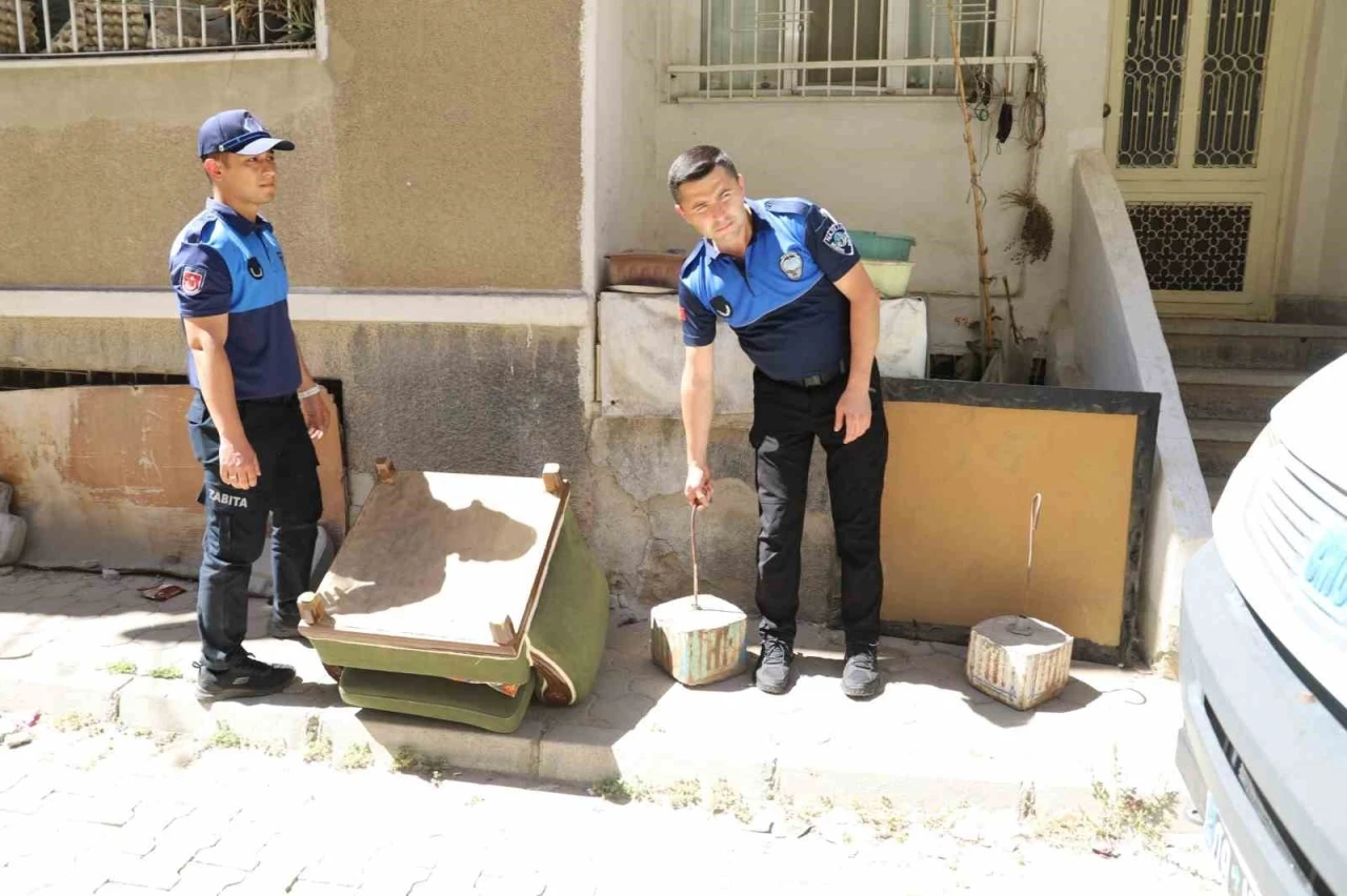 Nazilli Belediyesi&rsquo;nden kaldırım işgallerine denetim
