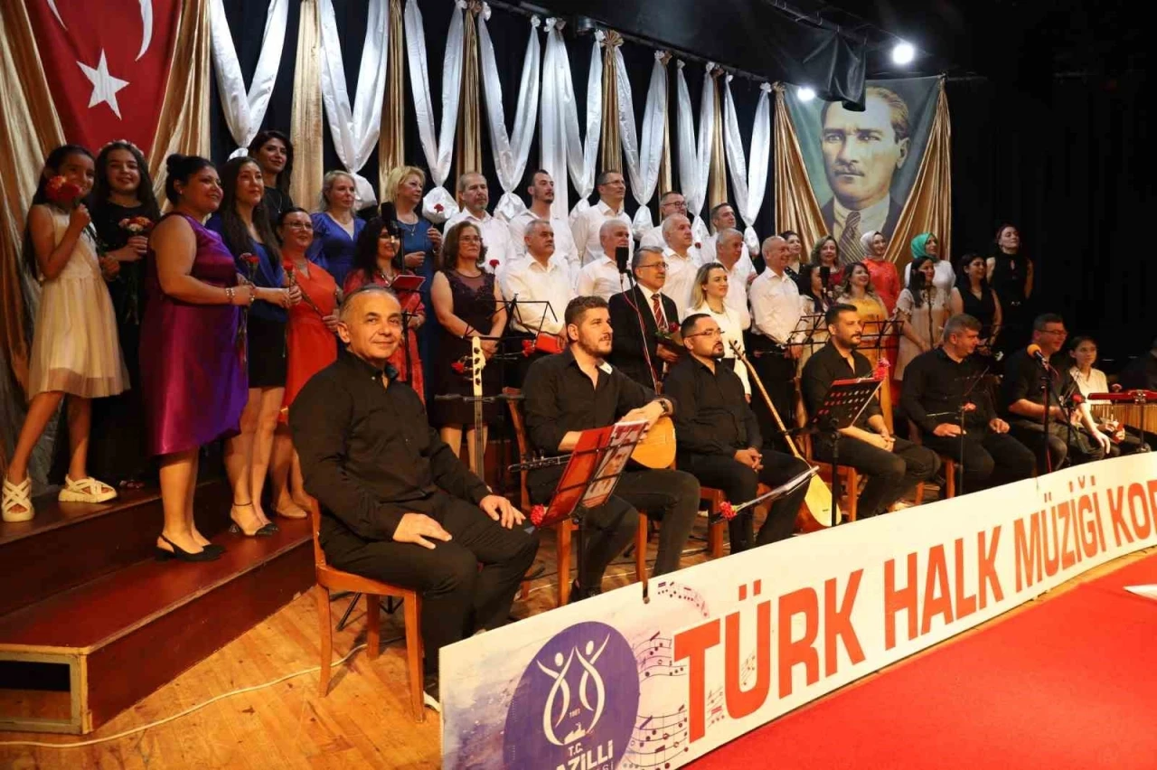 Nazilli Belediyesi THM Korosu’ndan Gençlik Konseri
