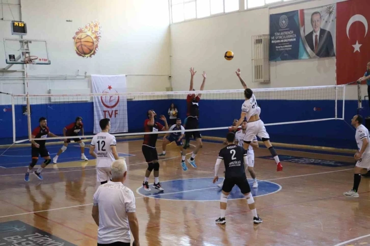 Nazilli Belediyespor, voleybolda G&ouml;cek&rsquo;i mağlup etti
