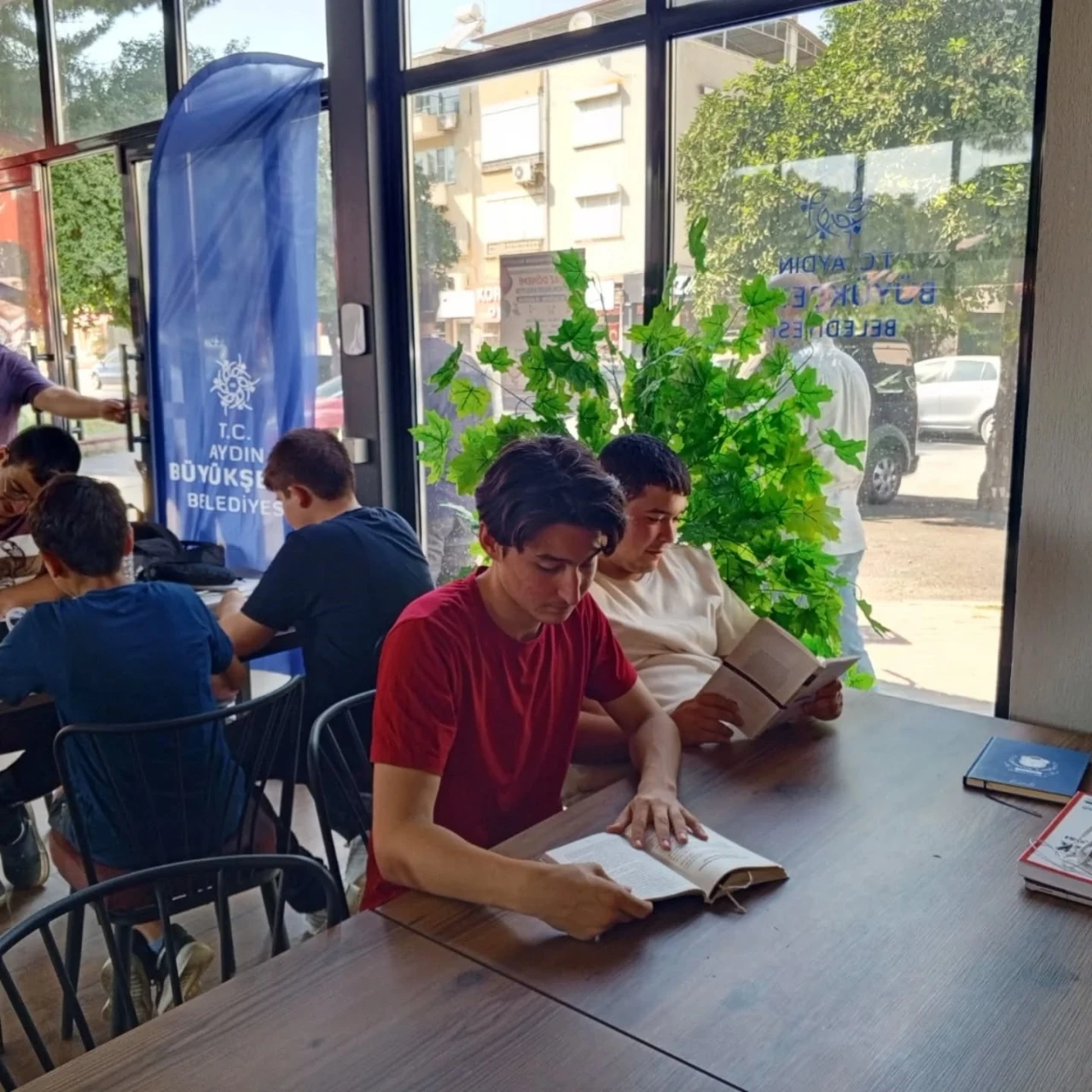 Nazilli’de öğrencilere kitap okumanın gücü anlatıldı
