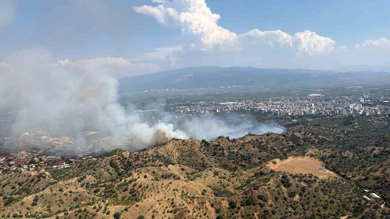 Nazilli&rsquo;deki yangına 4 helikopterle m&uuml;dahale ediliyor
