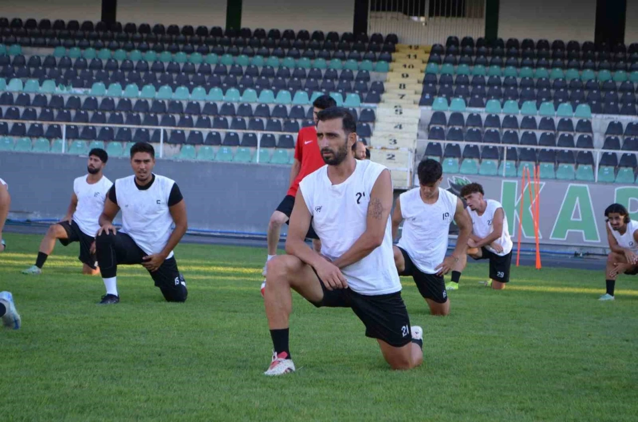 Nazmi Candoğan: &quot;Elimizden geleni yapıp taraftarlarımıza güzel futbol izletmek istiyoruz&quot;
