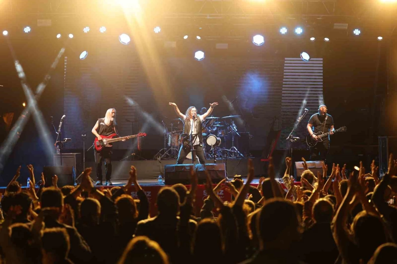 Necati ve Saykolar, Merkezefendililere unutulmaz bir gece yaşattı
