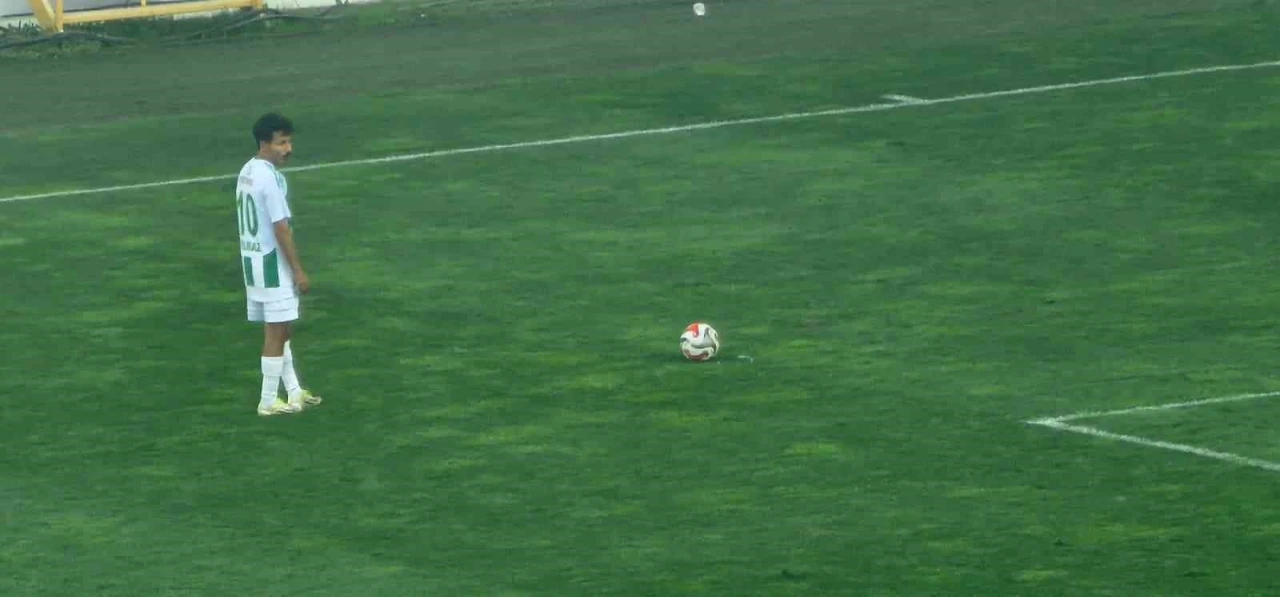 Nesine 3.Lig: Malatya Yeşilyurtspor: 2 Hacettepe A.Ş. Türk Metal 1963 Spor: 3
