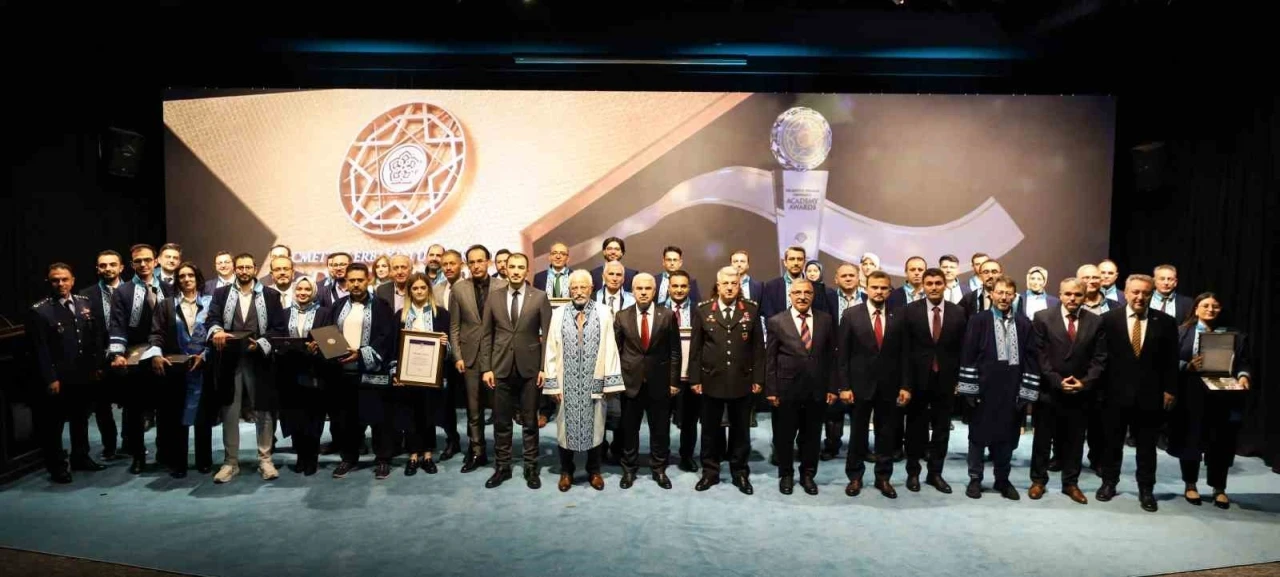 NE&Uuml;&rsquo;de 6. Akademi &Ouml;d&uuml;lleri T&ouml;reni&rsquo;nde &ouml;d&uuml;ller sahiplerini buldu
