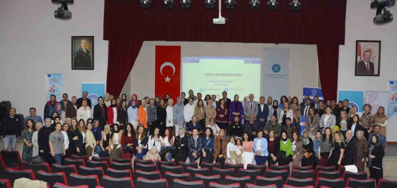 NEÜ’de ErasmusDays kapsamında Avrupa’daki eğitim fırsatları tanıtıldı

