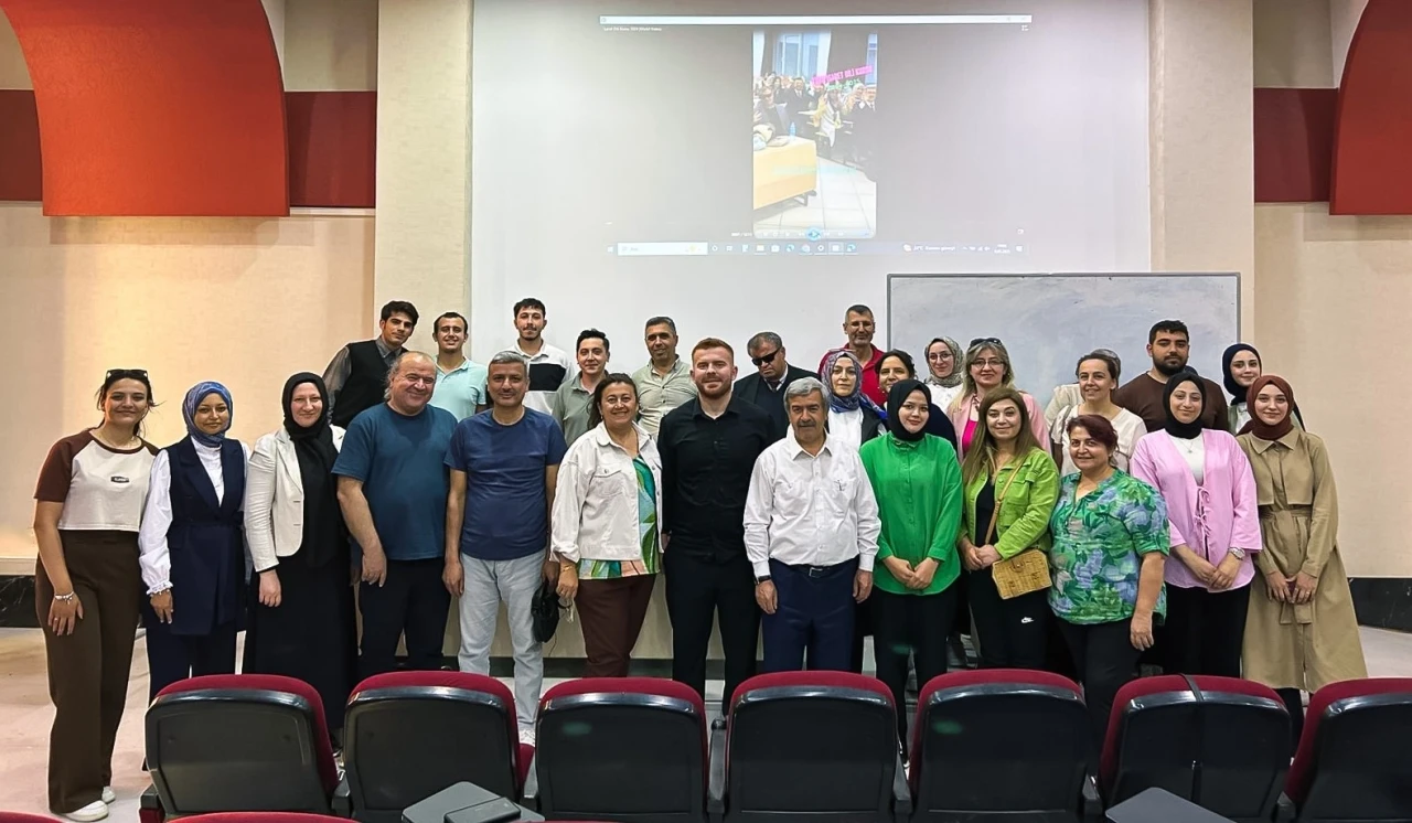 NEÜ’de işaret dili eğitimleri tamamlandı
