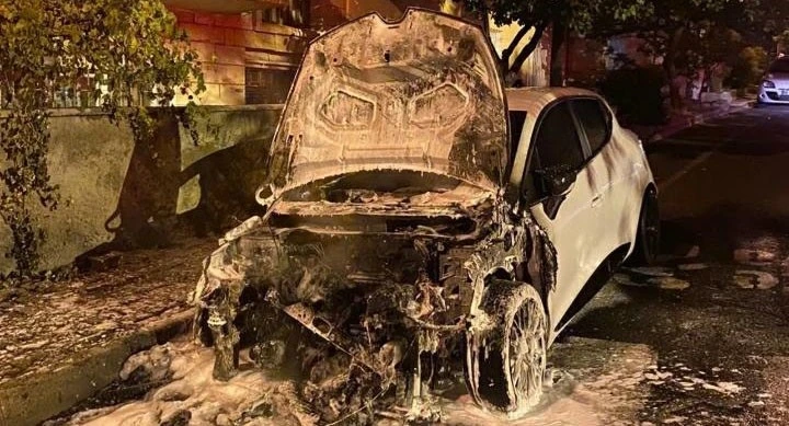 Nevşehir&rsquo;de ara&ccedil; kundaklandı, o anlar kamerada
