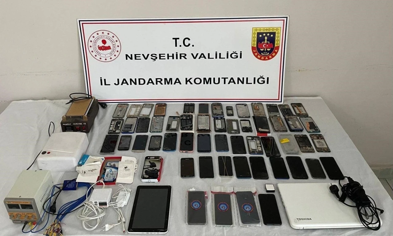 Nevşehir’de kaçak telefon operasyonu: 2 gözaltı
