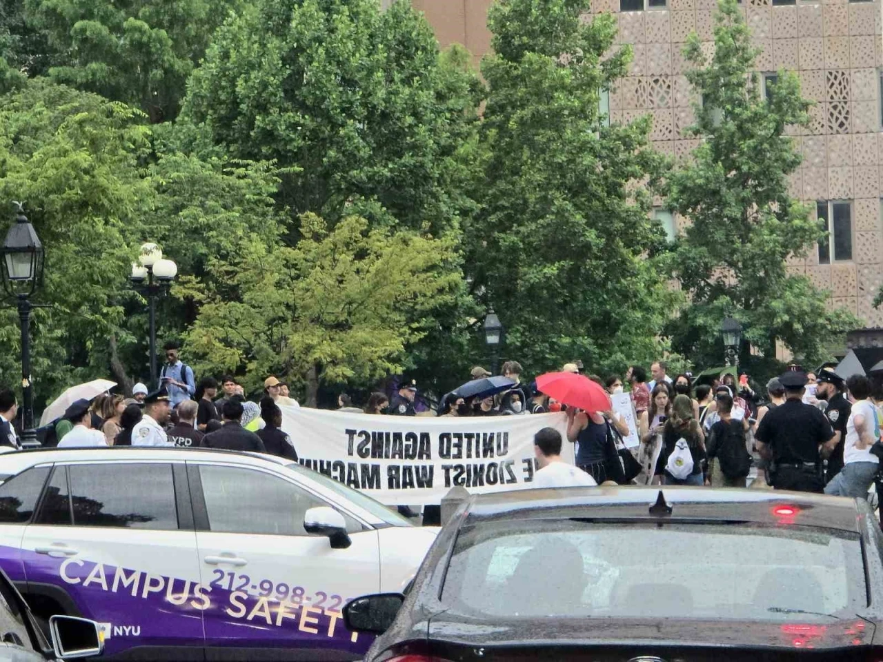 New York’ta Trump ve Netanyahu karşıtı protesto: &quot;Özgür Filistin, Özgür İran&quot;
