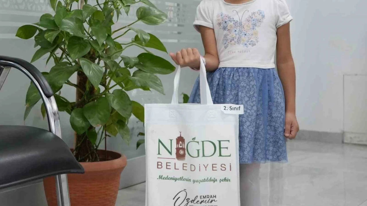 Niğde Belediyesi’nden öğrencilere eğitim desteği
