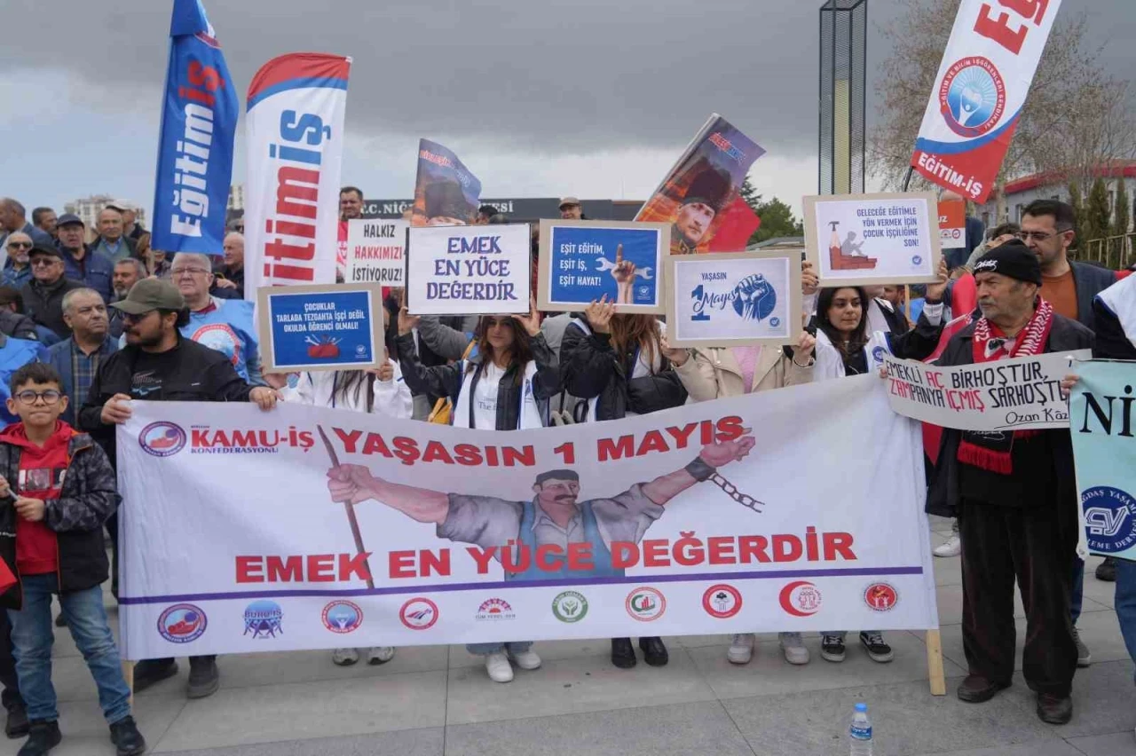 Niğde’de 1 Mayıs’ı halaylar çekerek kutladılar
