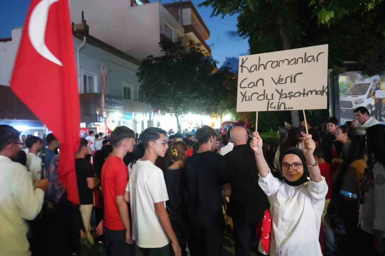 Niğde&rsquo;de 15 Temmuz&rsquo;un 10. yılında fener alayı ve demokrasi n&ouml;beti
