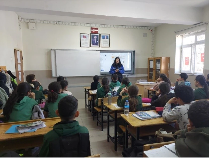 Niğde&rsquo;de 711 &ouml;ğrenciye g&uuml;venlik ve bilin&ccedil;lendirme eğitimi
