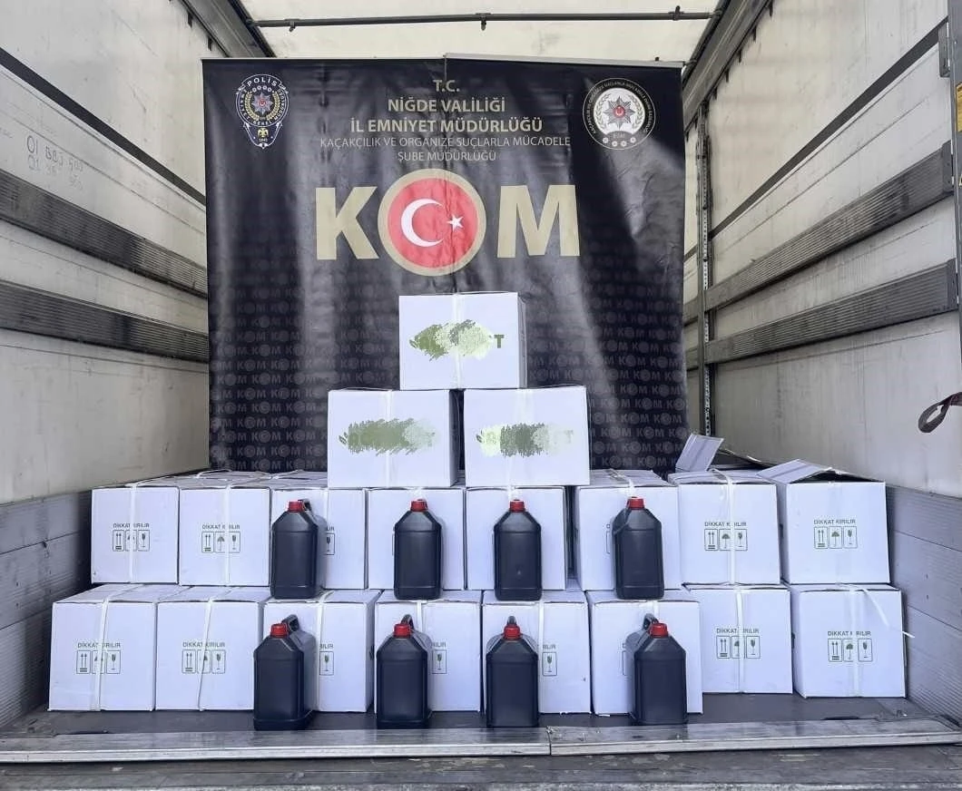 Niğde&rsquo;de bin litre etil alkol ele ge&ccedil;irildi

