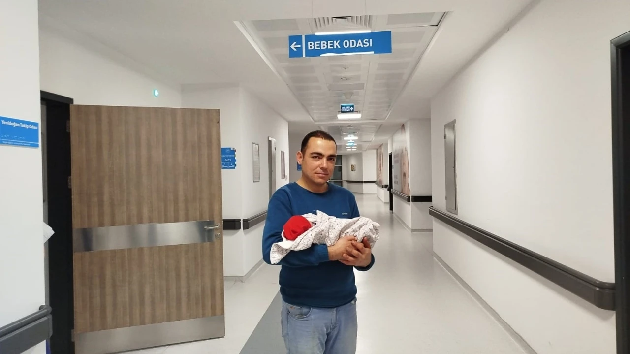 Niğde&rsquo;de yeni yılın ilk bebeği  Aslı Nur oldu
