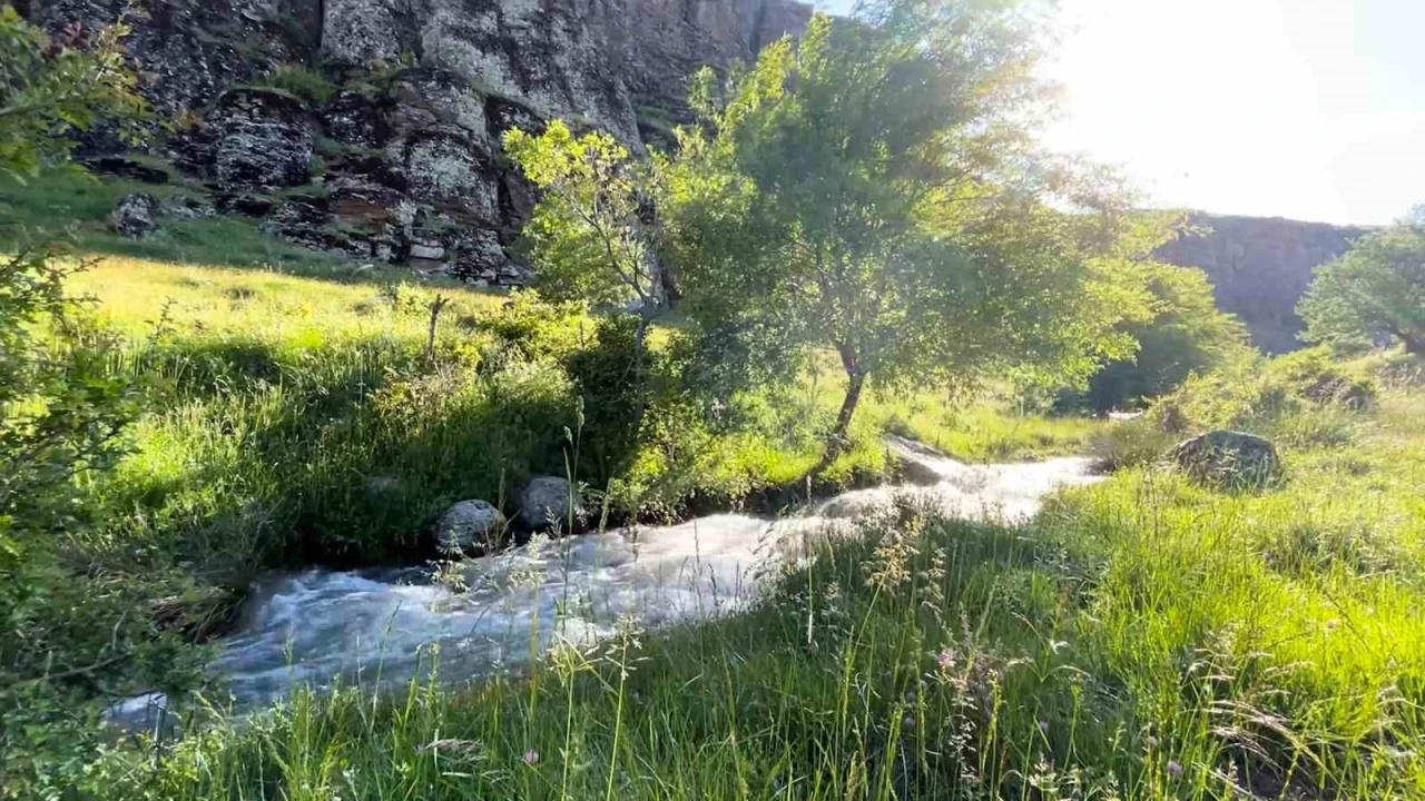Niğde&rsquo;nin Uzandı Vadisi g&ouml;rsel ş&ouml;leniyle ziyaret&ccedil;ilerini ağırlıyor
