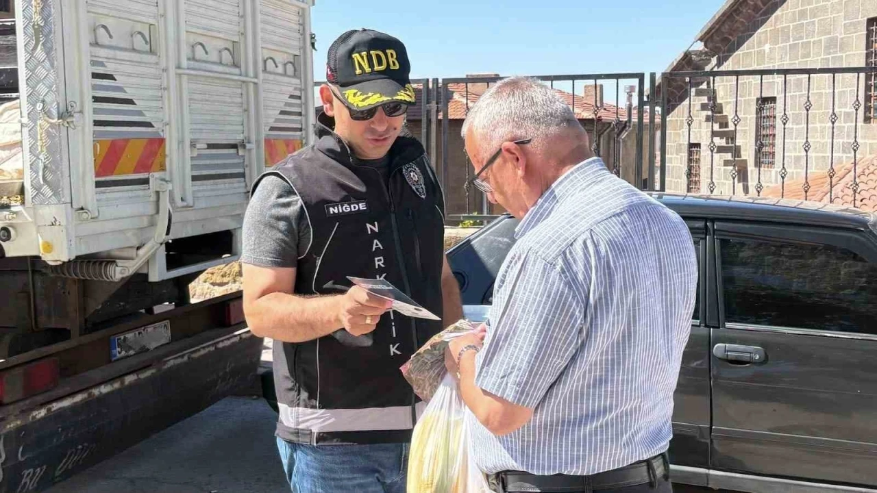 Niğde polisinden uyuşturucuya karşı bilin&ccedil;lendirme seferberliği
