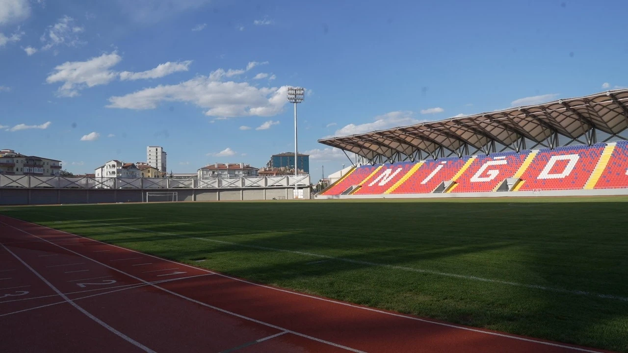 Niğde yenilenen stadyumuna kavuşuyor
