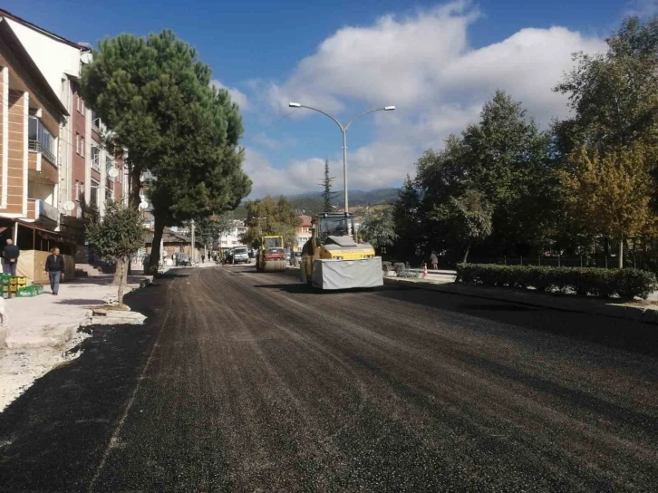 Niksar Belediyesi &ccedil;alışmalarına hız kesmeden devam ediyor
