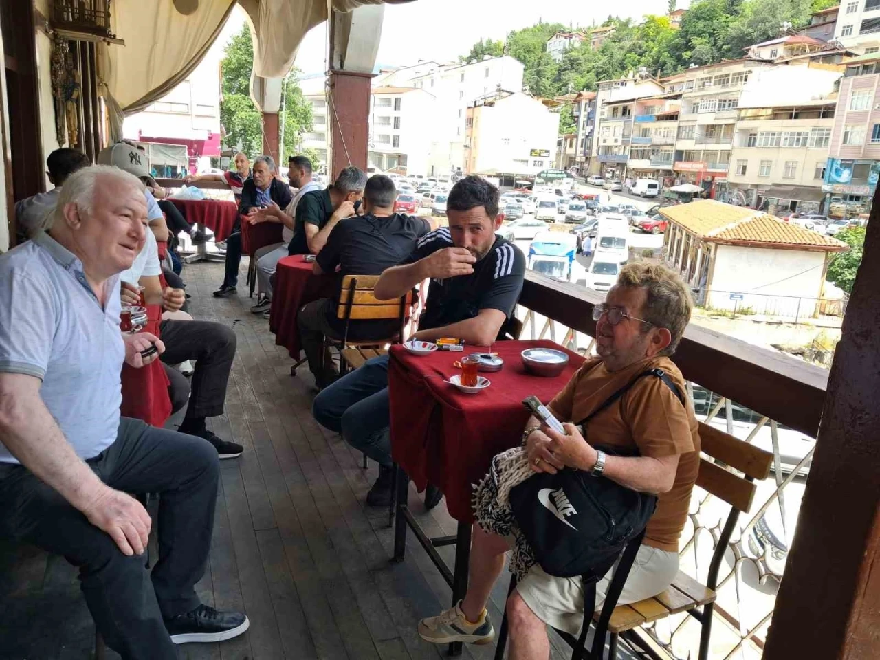 Niksar&rsquo;da yaşayan 1 metrelik adam il&ccedil;enin neşe kaynağı oldu
