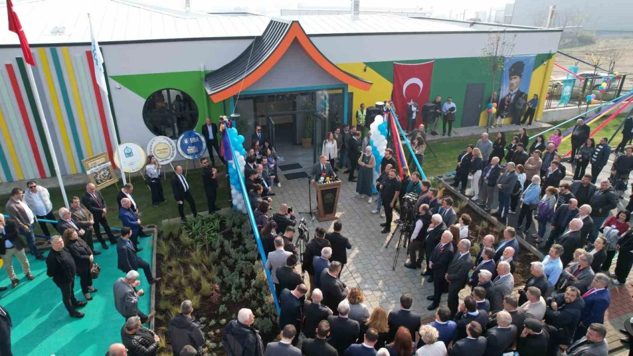 Nilüfer Belediyesi’nin dördüncü, kreş ve gündüz bakımevi açıldı
